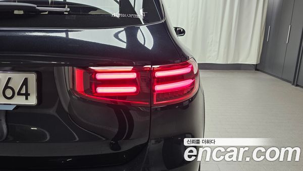 Mercedes-Benz GLB 2024, фото 8
