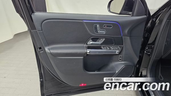 Mercedes-Benz GLB 2024, фото 13