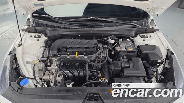 Hyundai Elantra 2021, фото 6