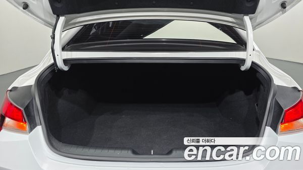 Hyundai Elantra 2021, фото 24