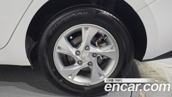 Hyundai Elantra 2021, фото 7