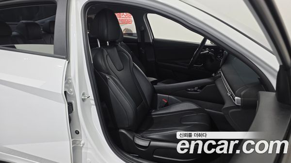 Hyundai Elantra 2021, фото 16