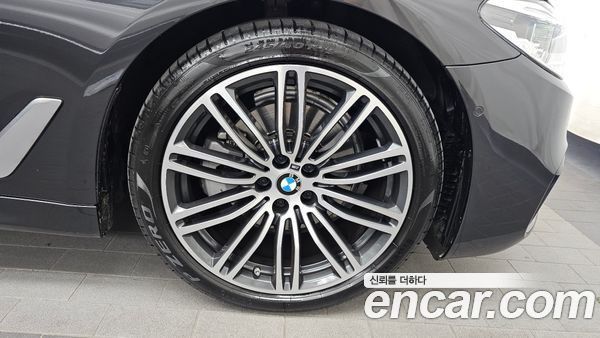 BMW 5 Series 2020, фото 7