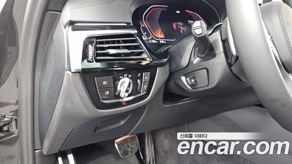 BMW 5 Series 2020, фото 30