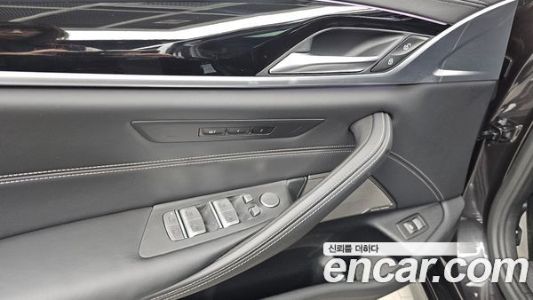 BMW 5 Series 2020, фото 36