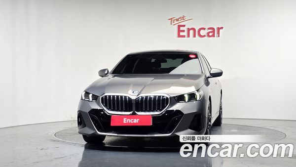 BMW 5 Series 2025, фото 3