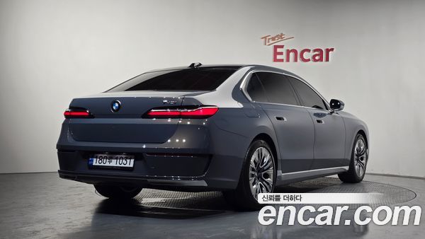 BMW 7 Series 2023, фото 2