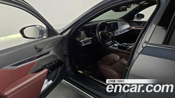 BMW 7 Series 2023, фото 13