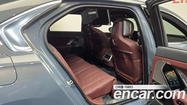 BMW 7 Series 2023, фото 17