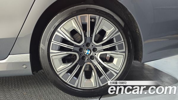 BMW 7 Series 2023, фото 7