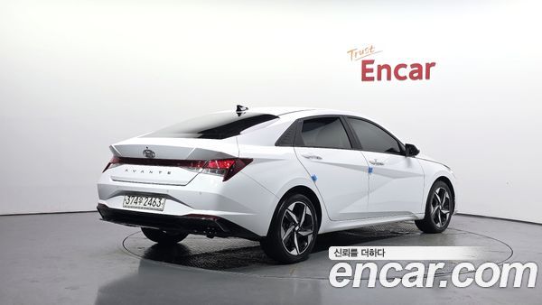 Hyundai Elantra 2023, фото 2