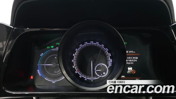 Hyundai Elantra 2023, фото 11