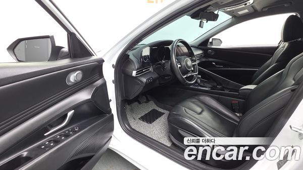 Hyundai Elantra 2023, фото 13