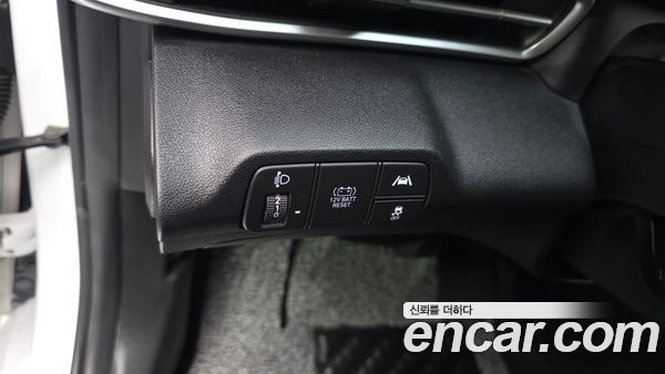Hyundai Elantra 2023, фото 23