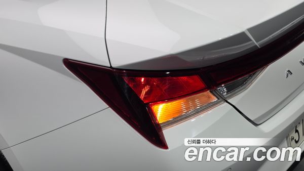 Hyundai Elantra 2023, фото 9