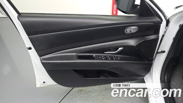 Hyundai Elantra 2023, фото 14