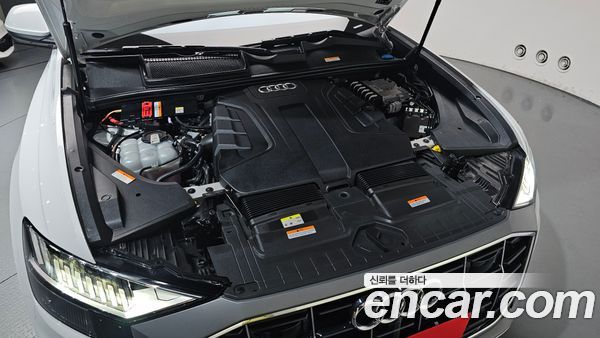 Audi Q8 2021, фото 5
