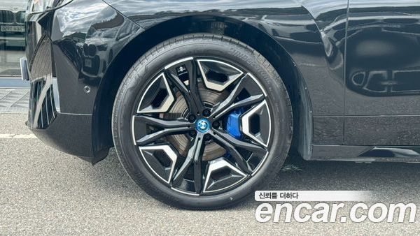 BMW iX 2024, фото 5