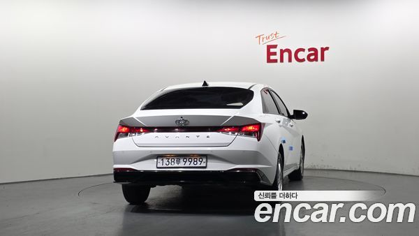 Hyundai Elantra 2022, фото 4