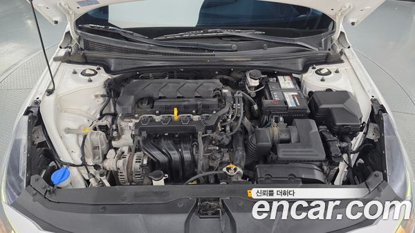 Hyundai Elantra 2022, фото 6