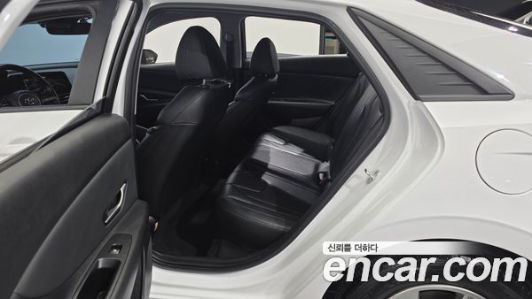 Hyundai Elantra 2022, фото 11