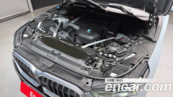 BMW 5 Series 2024, фото 6