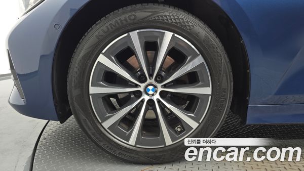BMW 3 Series 2021, фото 4