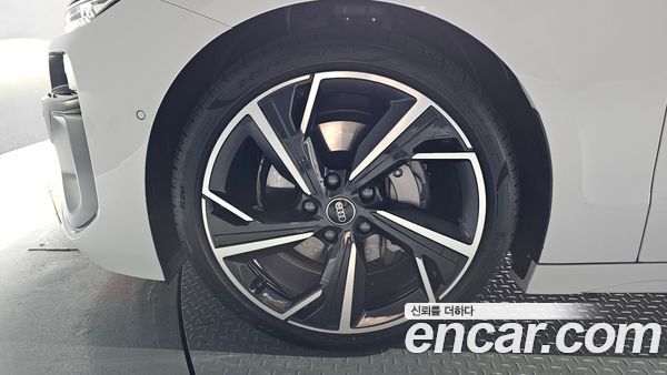 Audi A6 e-Tron 2025, фото 5