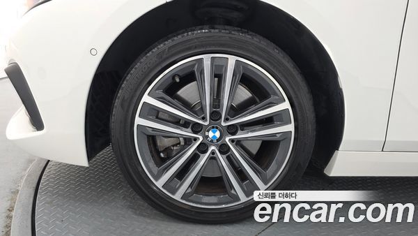 BMW 1 Series 2022, фото 4