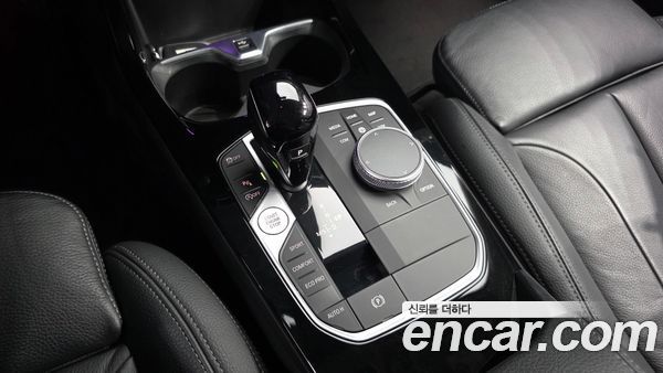 BMW 1 Series 2022, фото 11