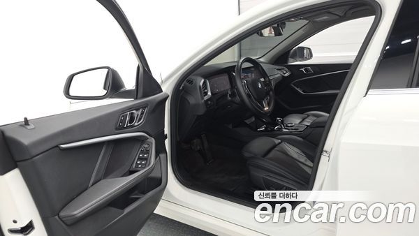 BMW 1 Series 2022, фото 12