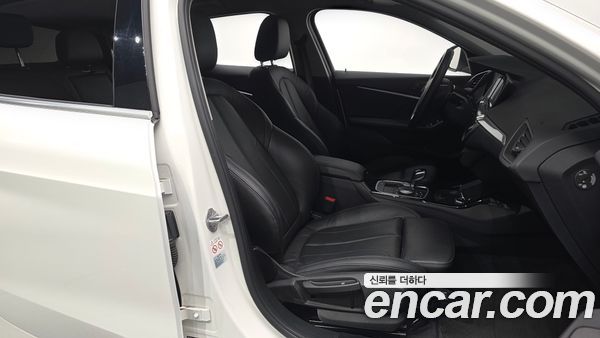 BMW 1 Series 2022, фото 16