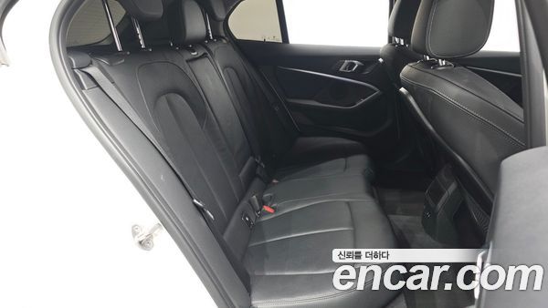 BMW 1 Series 2022, фото 17