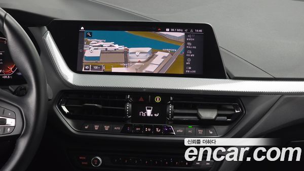 BMW 1 Series 2022, фото 19
