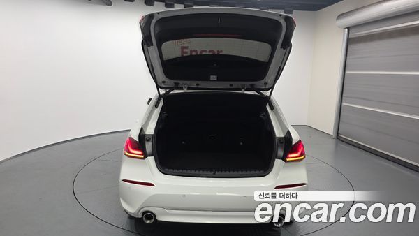 BMW 1 Series 2022, фото 25