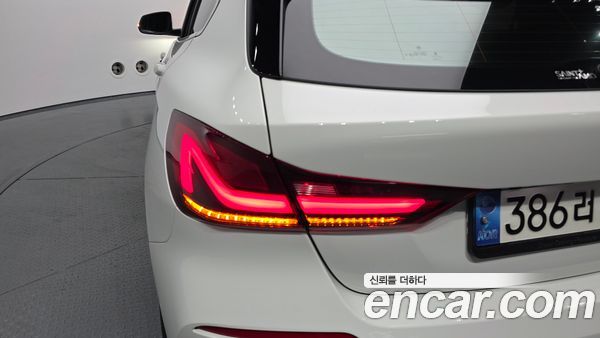 BMW 1 Series 2022, фото 8