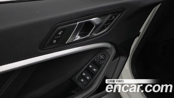 BMW 1 Series 2022, фото 28