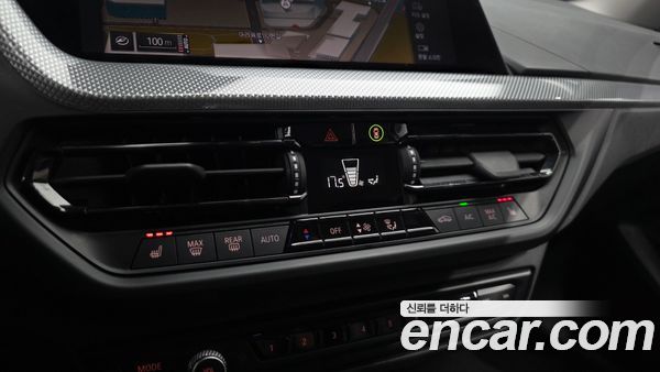 BMW 1 Series 2022, фото 30