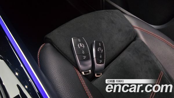 Mercedes-Benz GLB 2023, фото 30