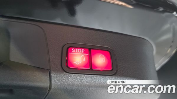 Mercedes-Benz GLB 2023, фото 32