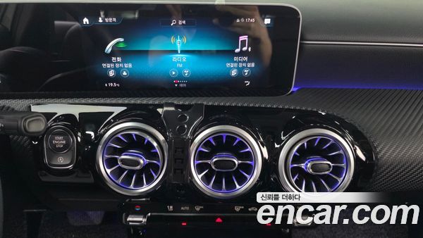 Mercedes-Benz A-Class 2020, фото 14