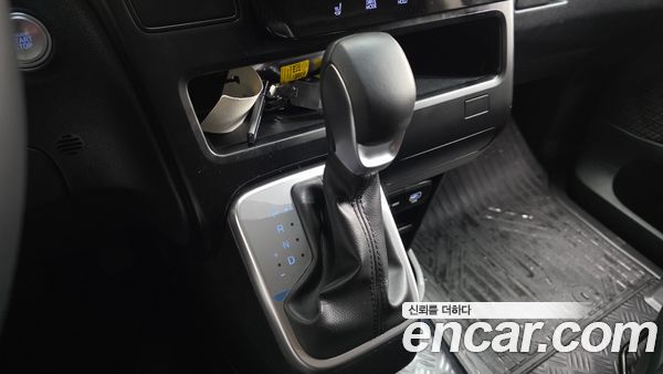 Hyundai Staria 2025, фото 9