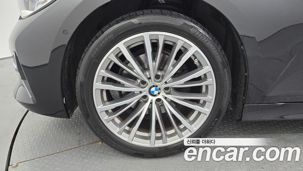 BMW 3 Series 2022, фото 4