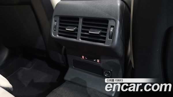 Land Rover Range Rover Velar 2023, фото 30