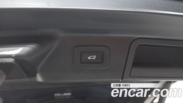 Land Rover Range Rover Velar 2023, фото 34