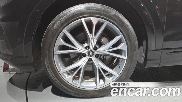 Audi Q8 2022, фото 5