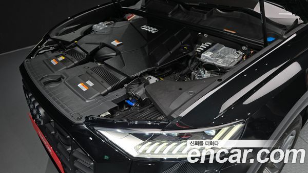 Audi Q8 2022, фото 6