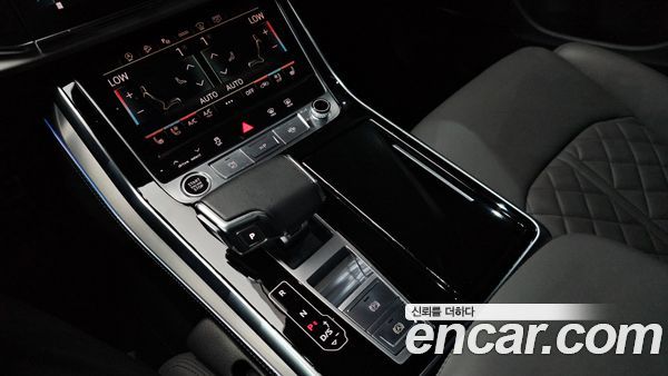 Audi Q8 2022, фото 9