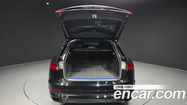 Audi Q8 2022, фото 20