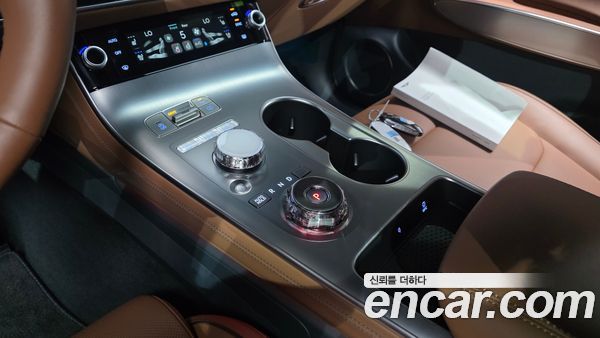 Genesis GV70 2025, фото 12